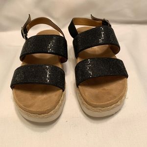 White mountain sandals black straps footbeds sz 6